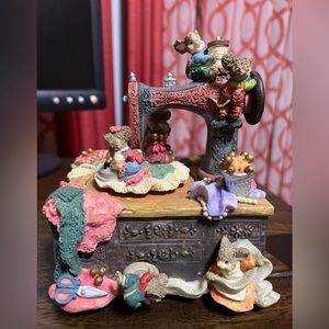 Vintage Animated Mice: Sewing Machine Music Box